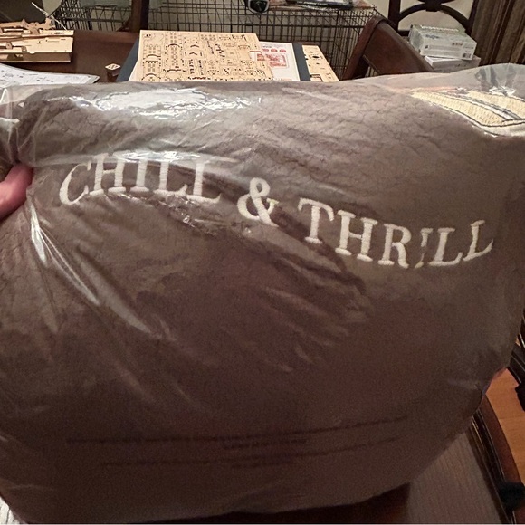 Disney Chip & Dale Winter Sherpa Quarter-Zip Pullover Size XL 🆕 - Picture 3 of 4